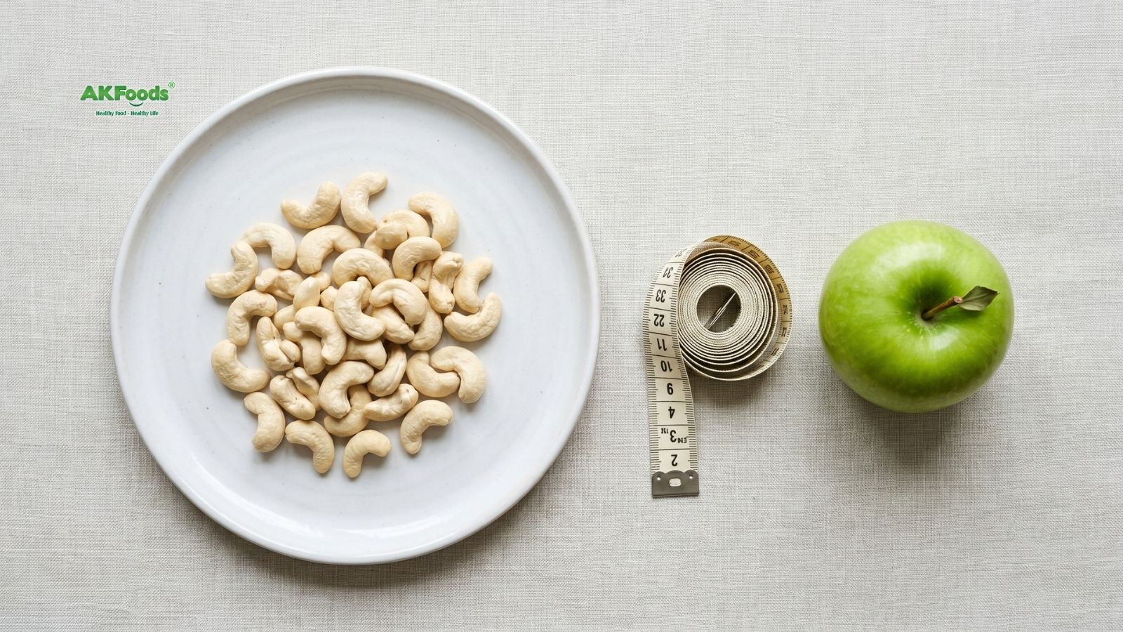 Experts state that 20 to 30 grams of cashews daily is the perfect amount for optimal body absorption