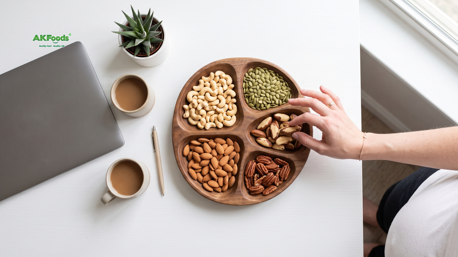 Selecting nutritious nuts for pregnant women is a top choice for a healthy prenatal diet